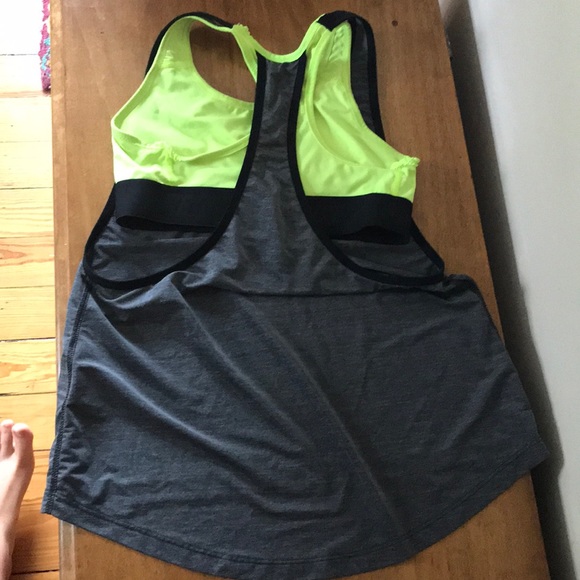 Nike dri fit with bra - Picture 2 of 2